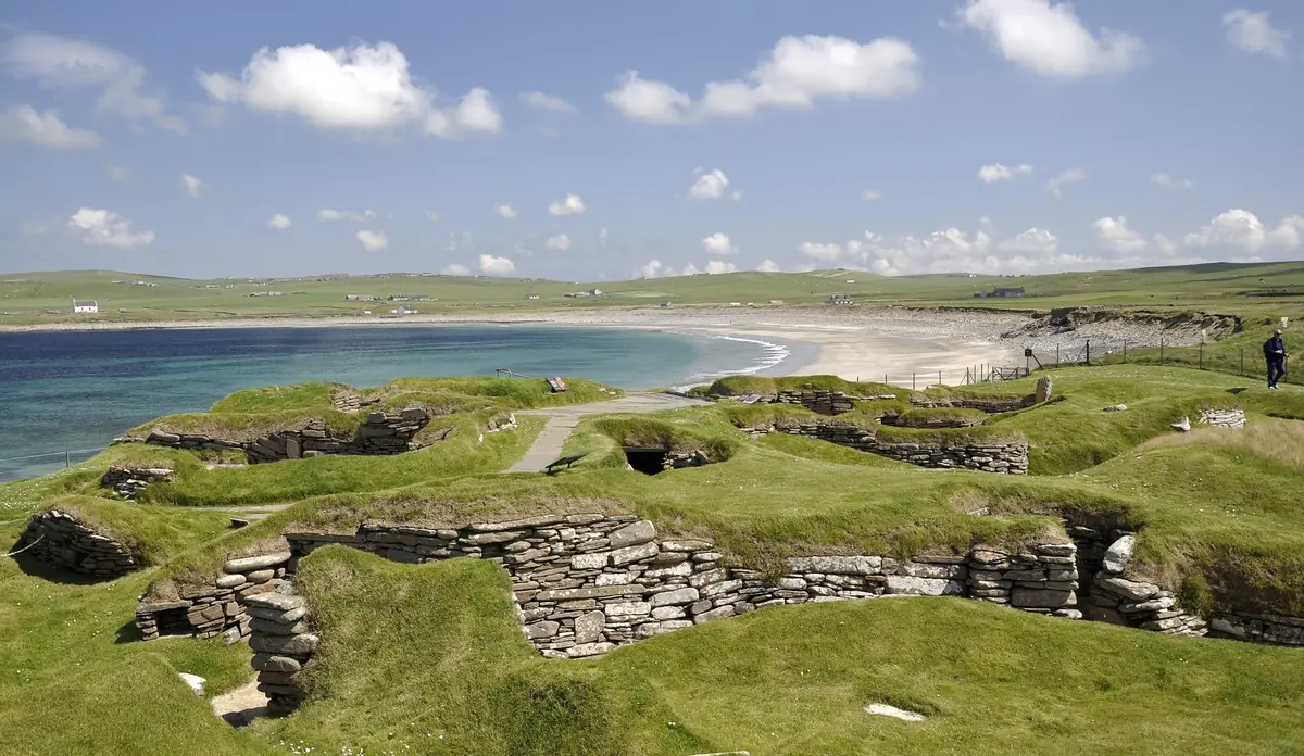 Le case neolitiche di Skara Brae affacciate sulla baia di Skaill