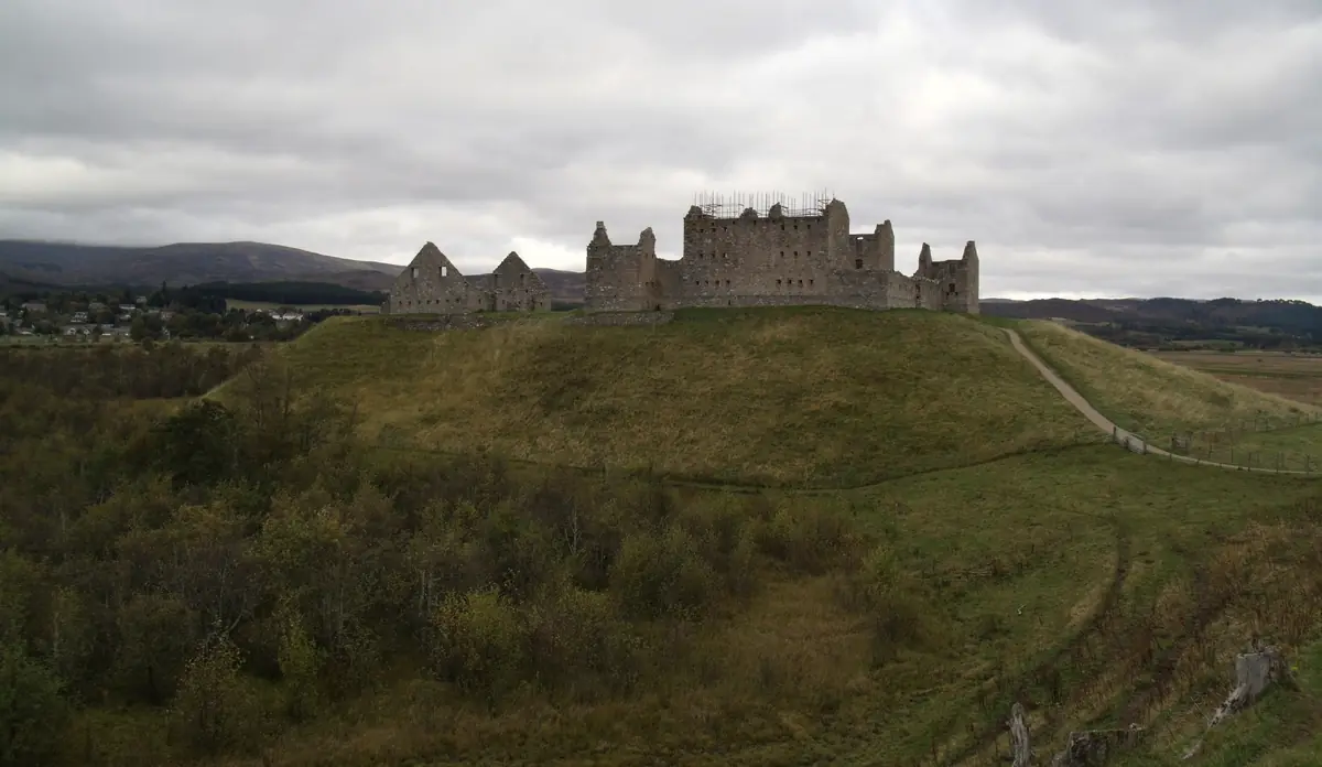 Le Ruthven Barracks sulla collina sopra Kingussie